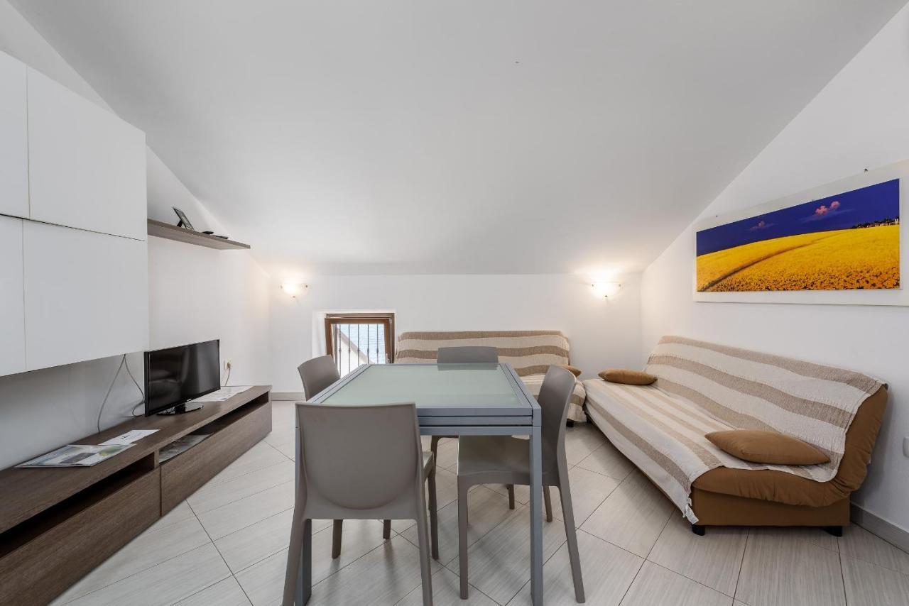 Apartments Dante Умаг Экстерьер фото