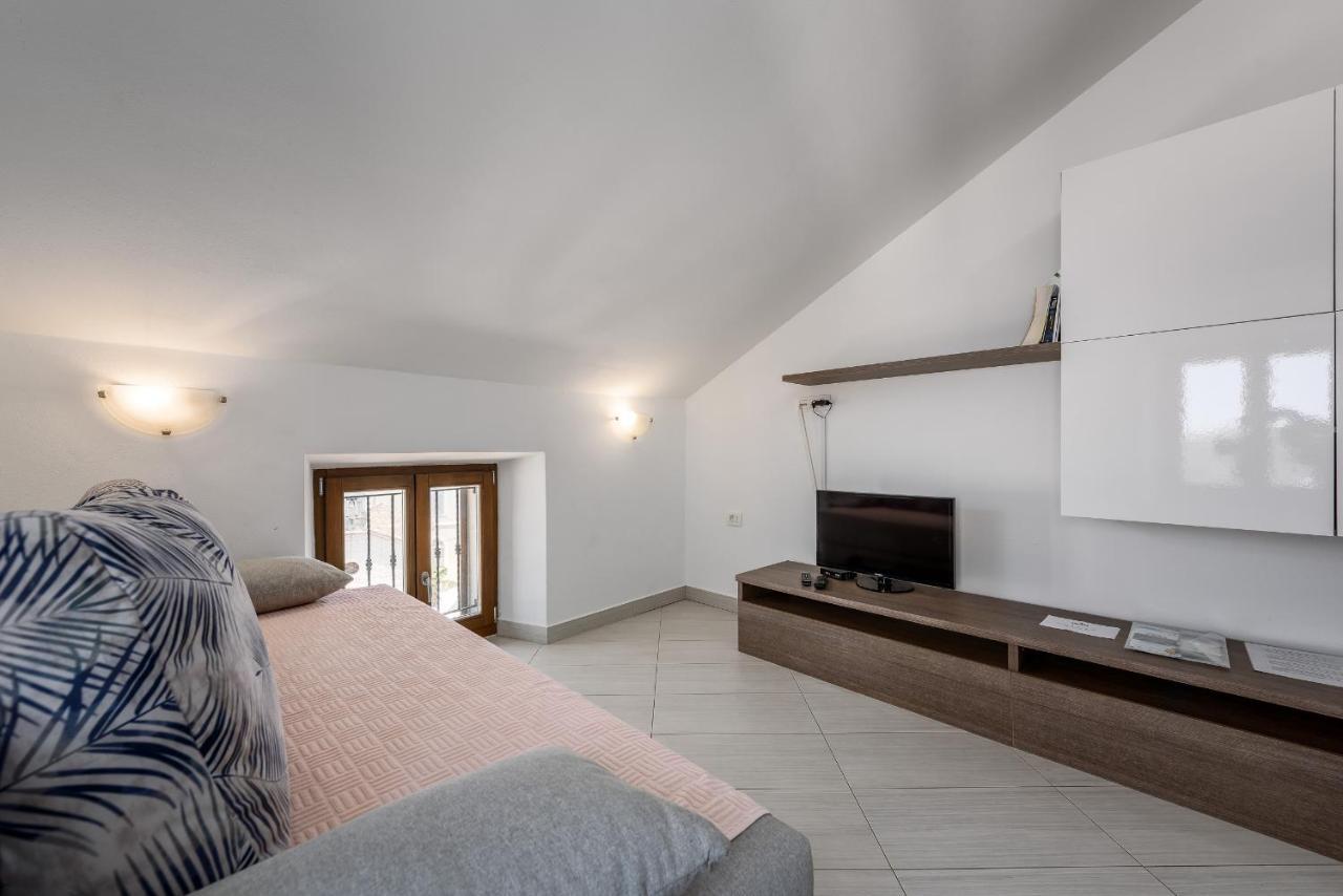 Apartments Dante Умаг Экстерьер фото