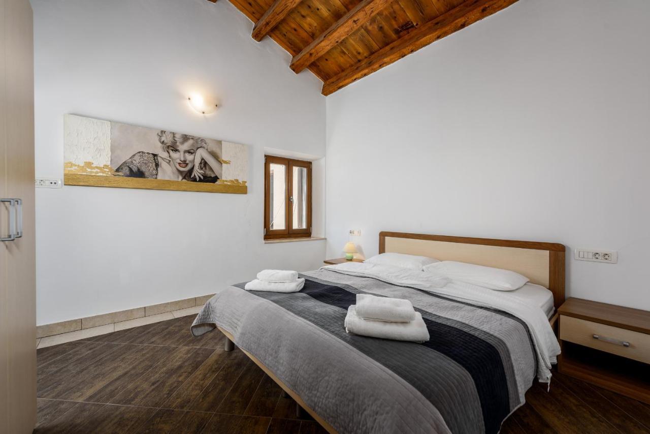 Apartments Dante Умаг Экстерьер фото