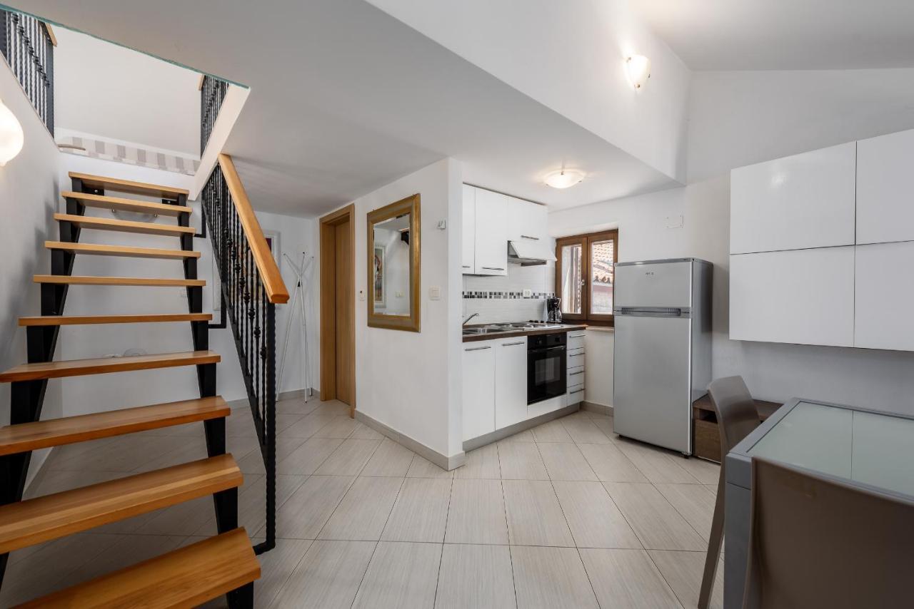 Apartments Dante Умаг Экстерьер фото