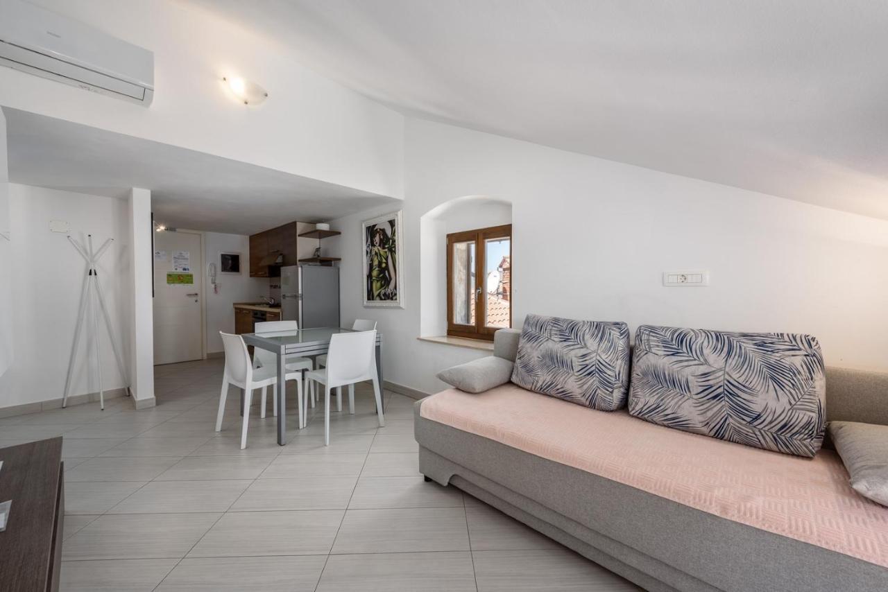 Apartments Dante Умаг Экстерьер фото