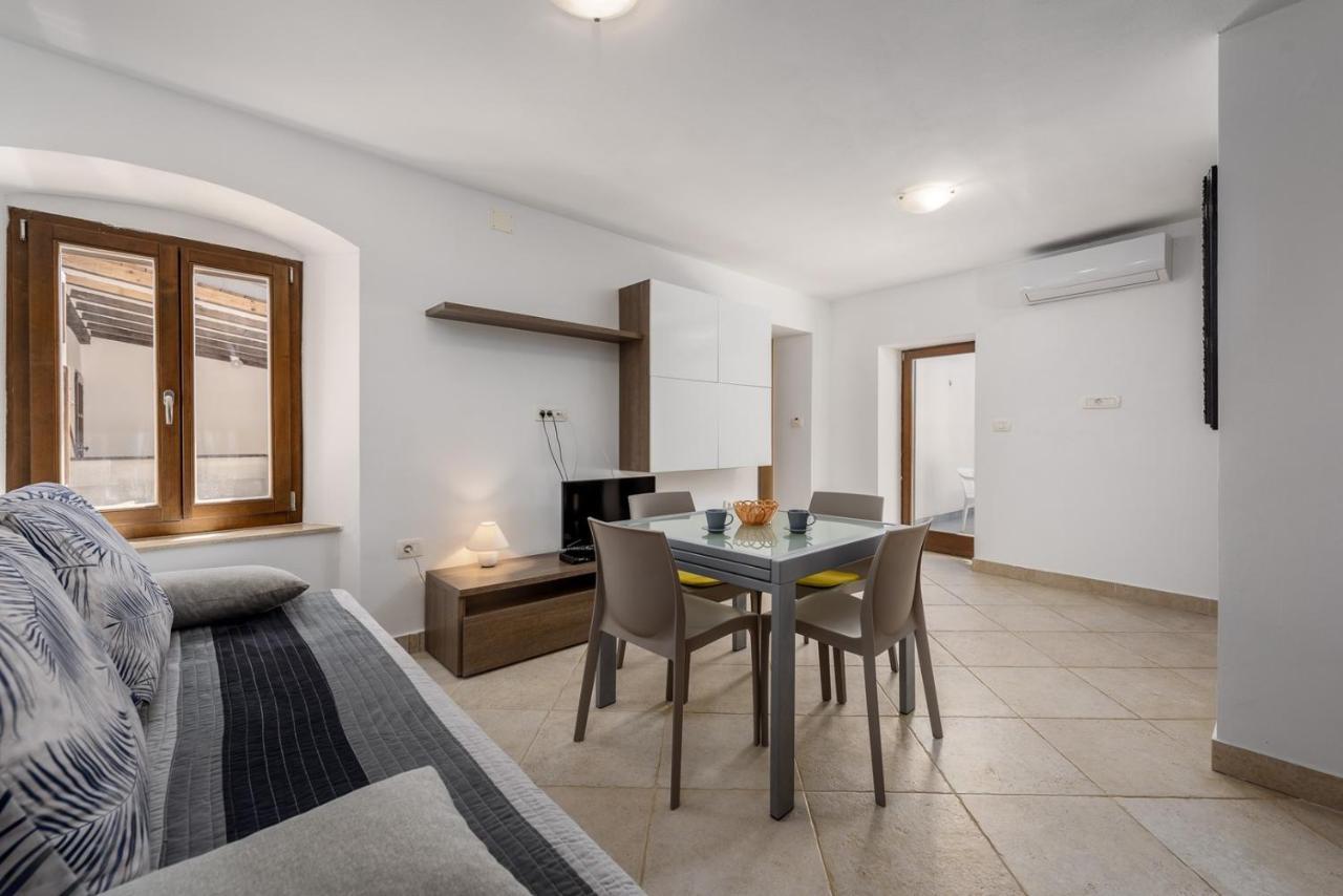 Apartments Dante Умаг Экстерьер фото